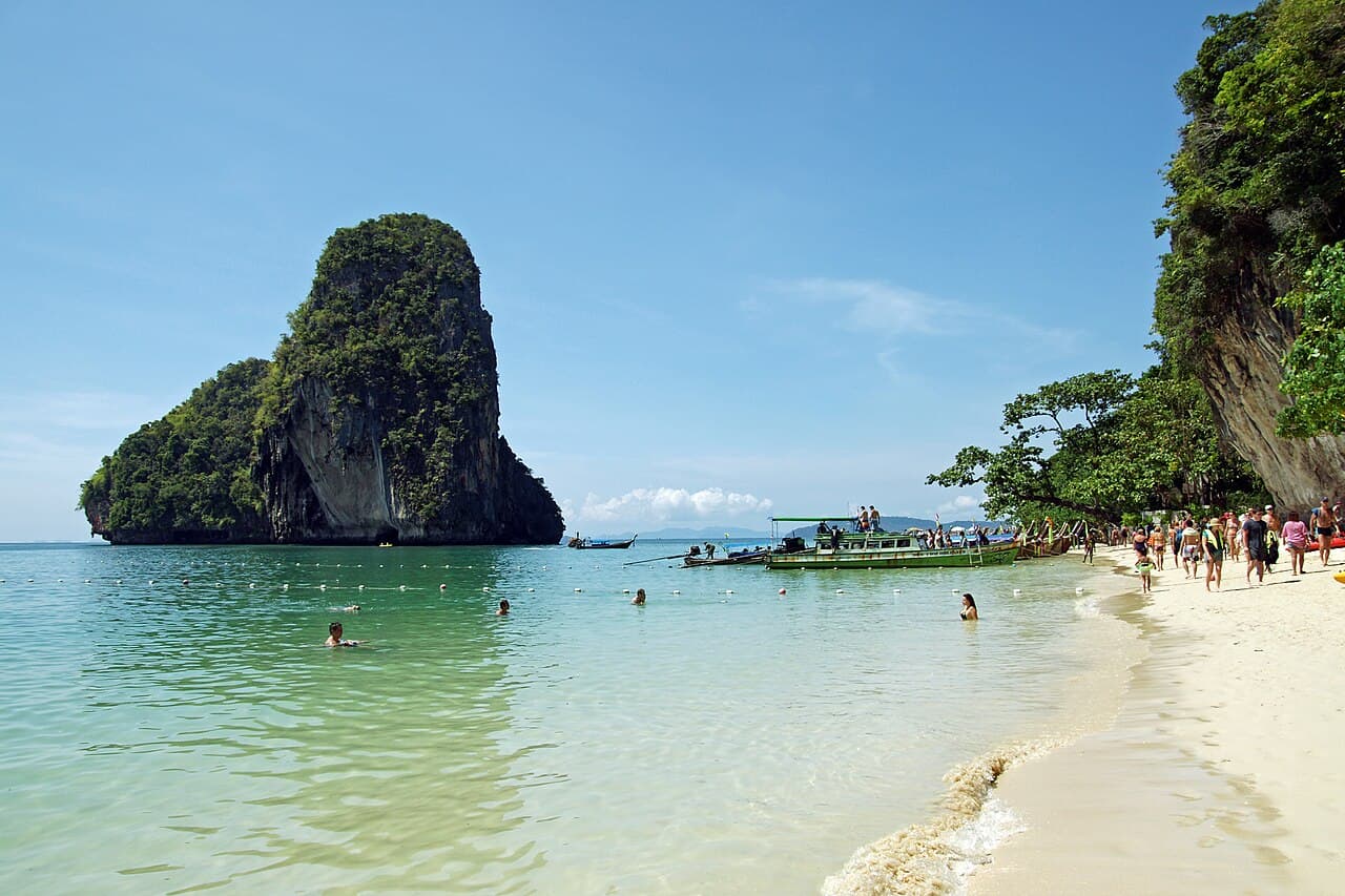 หาดพระนาง