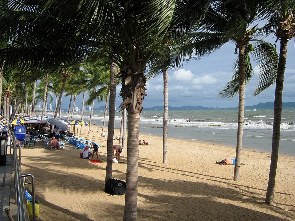 หาดจอมเทียน