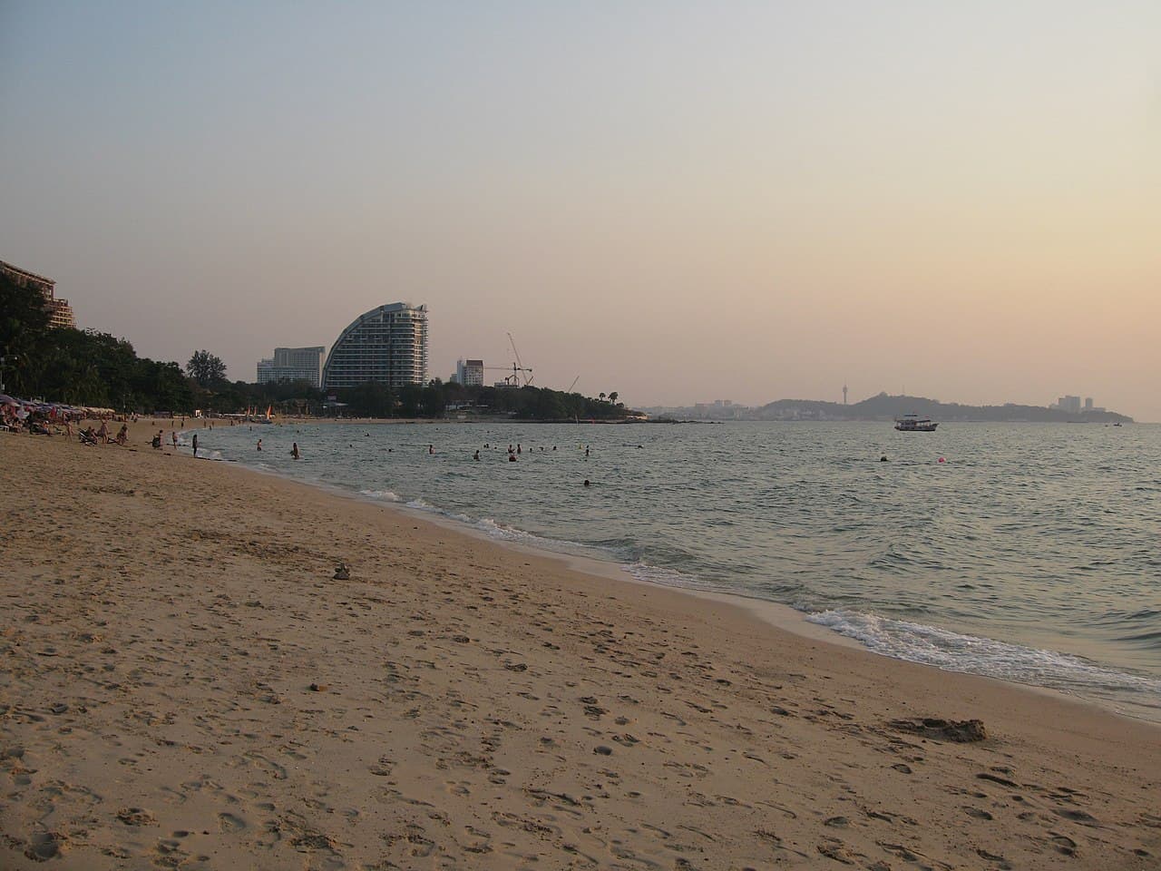 หาดนาเกลือ