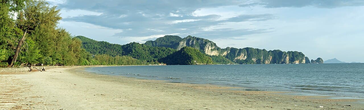 หาดนพรัตน์ธารา